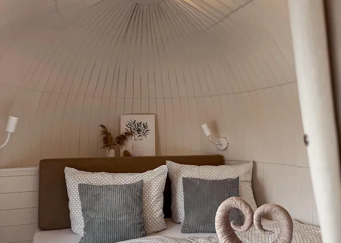 Båthotell Lieblingsplatz - Schwimmendes Iglu *